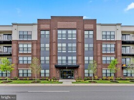 43795 Transit Sq, Unit 107 in Ashburn, VA - Building Photo