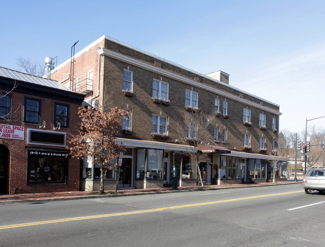 1832 Wisconsin Ave NW