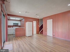 1108 Shaker Woods Rd in Herndon, VA - Building Photo - Building Photo