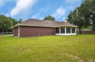 8626 John Hamm Rd in Milton, FL - Building Photo - Building Photo