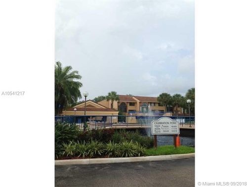 15555 N Miami Lakeway-Unit -20718 in Miami Lakes, FL - Foto de edificio - Building Photo