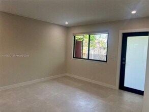 3532 Thomas Ave in Miami, FL - Building Photo - Building Photo