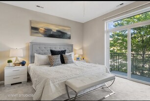 1421 S Halsted St, Unit 2A in Chicago, IL - Building Photo