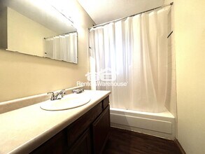 4122 77th St Cir in Urbandale, IA - Building Photo - Building Photo