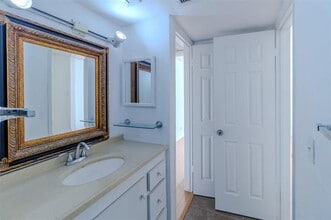 4859 Cedar Springs Rd in Dallas, TX - Building Photo - Building Photo