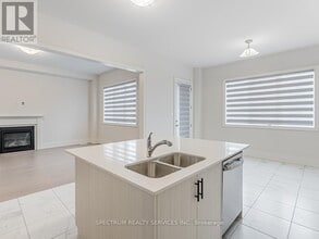 21 James Walker Ave in Caledon, ON - Building Photo - Building Photo