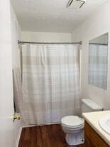 15 Ferguson Dr in Lynchburg, VA - Building Photo