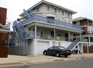 110 S Little Rock Ave in Ventnor City, NJ - Foto de edificio - Building Photo