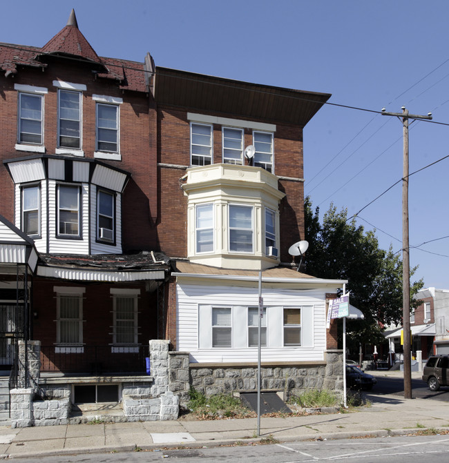 5701 W Girard Ave in Philadelphia, PA - Building Photo - Building Photo