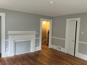 12 Salem St in Wakefield, MA - Foto de edificio - Building Photo