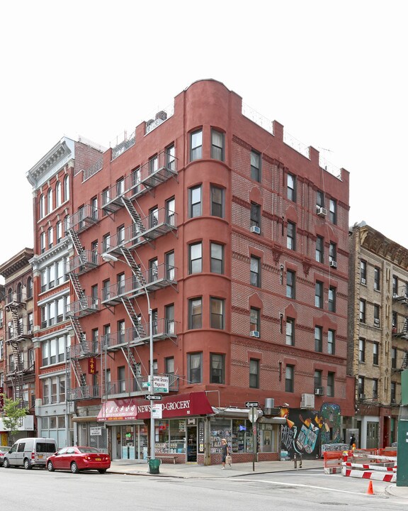 4-6 Orchard St in New York, NY - Building Photo