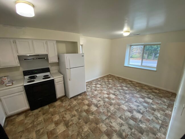 500 Nellies Cave Rd in Blacksburg, VA - Building Photo - Building Photo