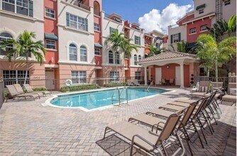 1033 NE 17th Way in Fort Lauderdale, FL - Building Photo - Building Photo