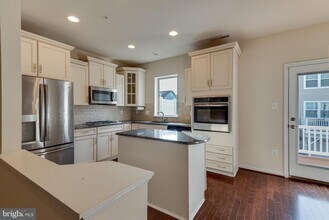 9759 Kilt Pl in Waldorf, MD - Building Photo - Building Photo