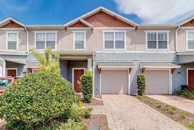 property at 831 Pine Pointe Ln