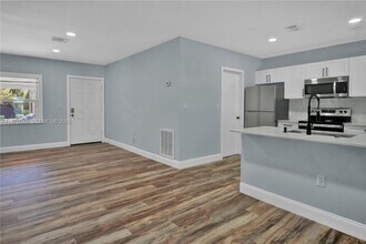 607 SW 9th St in Fort Lauderdale, FL - Building Photo - Building Photo