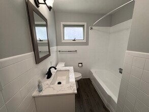 388 Wabash Ave, Unit 2 in Kenmore, NY - Foto de edificio - Building Photo