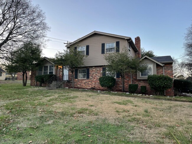 property at 5425 Country Dr