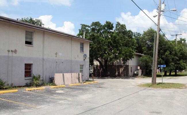 Manchester I & II in Tampa, FL - Building Photo - Building Photo