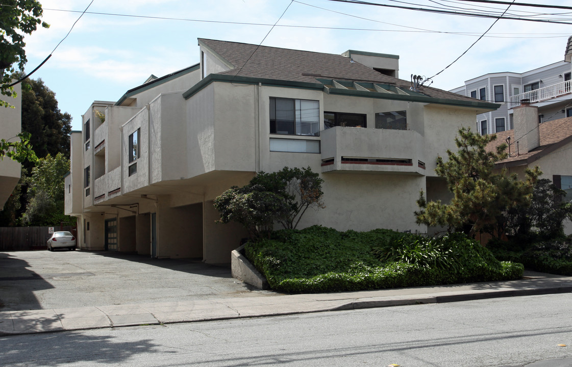 544 Walnut St in San Carlos, CA - Building Photo