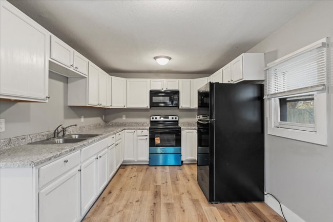 818 Charlotte St in Davenport, IA - Foto de edificio - Building Photo