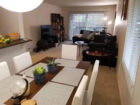 513 142nd Ave SE in Bellevue, WA - Building Photo