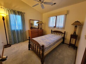 33 Brooklyn Ave in Wachapreague, VA - Building Photo - Building Photo