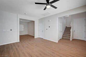 8186 Lone Boulder St in Las Vegas, NV - Building Photo - Building Photo