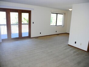 703 S Wall St in Carbondale, IL - Building Photo - Building Photo