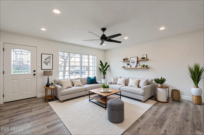 property at 8124 E Whitton Ave
