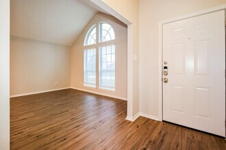 1308 Doris Dr in Mesquite, TX - Foto de edificio - Building Photo