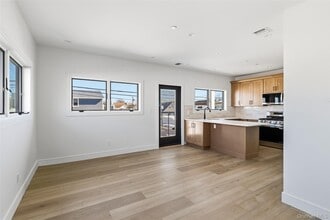 56 Suffolk Rd in Island Park, NY - Building Photo - Building Photo