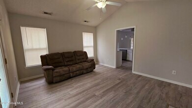 306 Beverly Dr in Jacksonville, NC - Building Photo - Building Photo