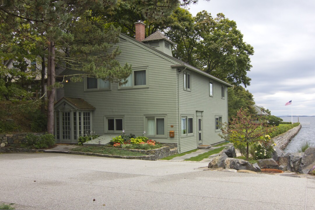 35 Vernon St in Nahant, MA - Building Photo