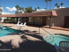 8450 E Old Spanish Trail in Tucson, AZ - Building Photo - Building Photo