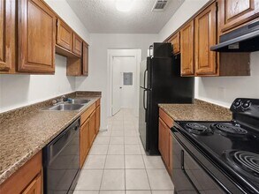 3939 N Garland Ave in Garland, TX - Building Photo - Building Photo
