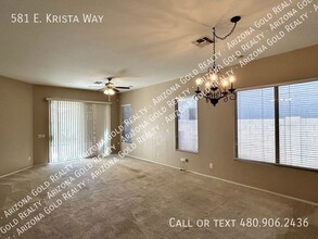 581 E Krista Way in Tempe, AZ - Foto de edificio - Building Photo