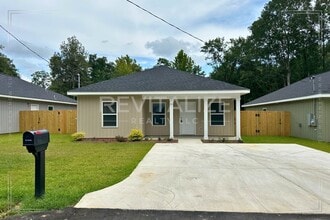 30 E Everett Ave in Saraland, AL - Building Photo - Building Photo