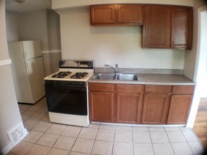 650 Oakdale St SE-Unit -1 in Grand Rapids, MI - Foto de edificio - Building Photo