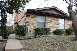 1827 Abshire Ln in Dallas, TX - Building Photo