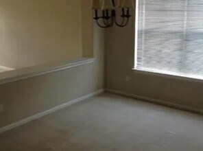 811 Shadow Creek Blvd in Buda, TX - Building Photo - Building Photo