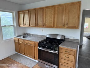 1440 Thackery St in Scranton, PA - Foto de edificio - Building Photo