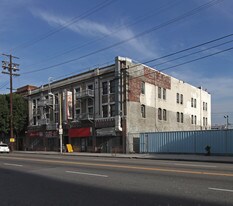 1327-1335 E 7th St in Los Angeles, CA - Building Photo