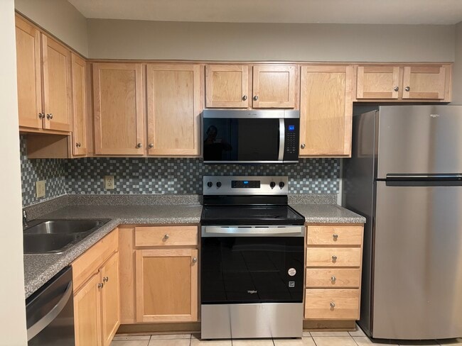 1122 La Fontenay Ct, Unit 1122