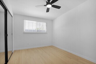 1351 Louden Ln in Imperial Beach, CA - Foto de edificio - Building Photo