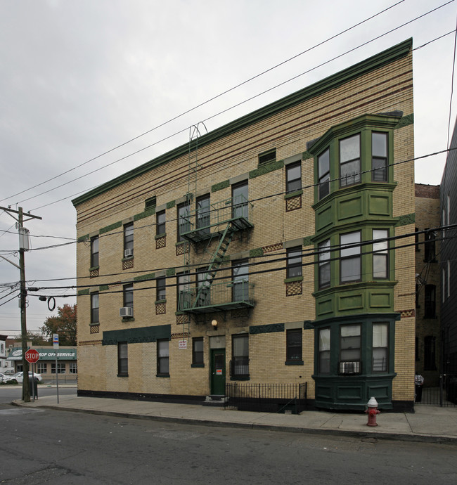 326 Old Bergen Rd in Jersey City, NJ - Building Photo - Building Photo