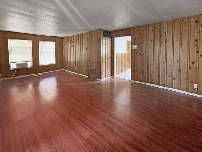 1107 W Scharbauer St in Hobbs, NM - Building Photo - Building Photo