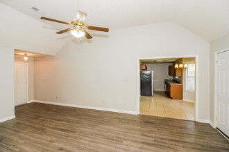 7099 Country Walk Dr in Cordova, TN - Building Photo - Building Photo