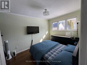 129 Briar Ct in Oshawa, ON - Building Photo - Building Photo