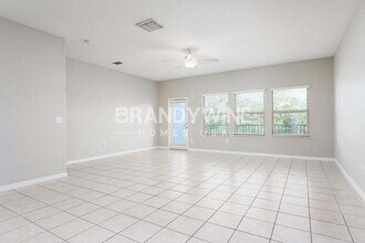 8649 Castillian Way in Port Richey, FL - Foto de edificio - Building Photo